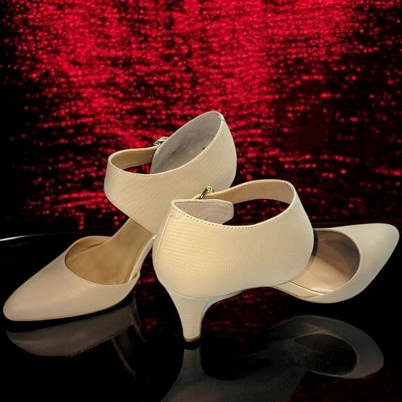 Kelly & Katie Lavina tan abstract strap heels - Picture 2 of 6